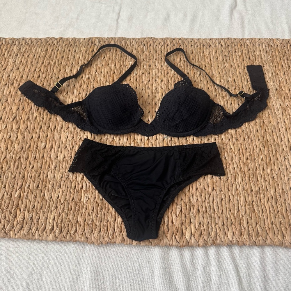 Pepper Signature All You Bra and Smooth Lace lingerie set